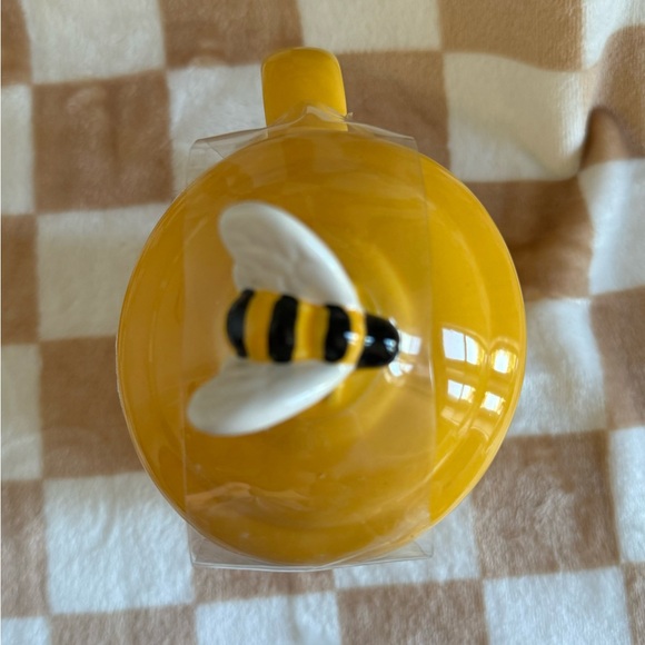 NWT Rae Dunn Busy Bee Mug - Picture 3 of 3